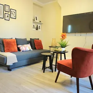 Stylish In London, E14 Apartment